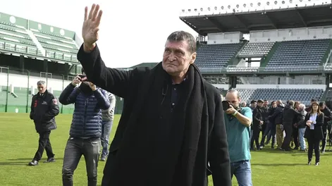 Falcioni deja de la dirección técnica de Banfield