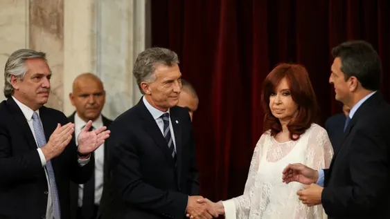 Fuerte impulso presidencial a una reforma judicial que podría cerrar las causas “K”