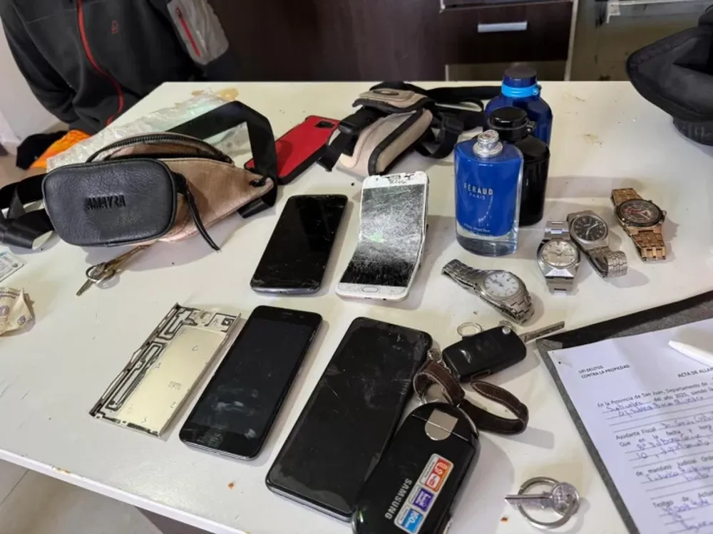 Recuperan objetos robados de distintos hechos y hay dos detenidos