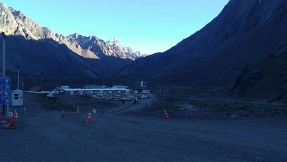 Para los que regresen de Chile, alerta de nevadas en alta montaña