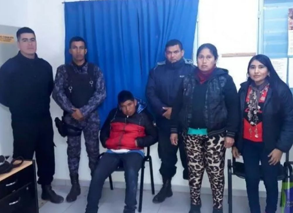 Se quedó dormido en las vías y el motorman frenó el tren a tiempo para evitar arrollarlo