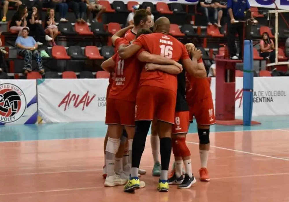 Obras no pudo en el tie-break y cayó por 3 a 2 ante Libertad