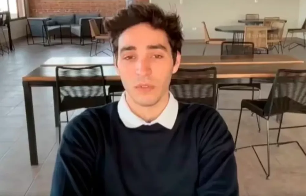 Denunció a su papá por abuso, lo mandó preso y ahora reconoce que era mentira: “Fui manipulado por mi madre”