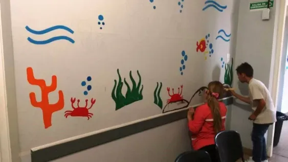 Los consultorios de niños del Hospital Rawson, llenos de color