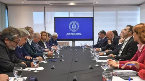 Paritarias: Trabajo aspira a que sindicatos moderen sus demandas e impulsa acuerdos por empresa