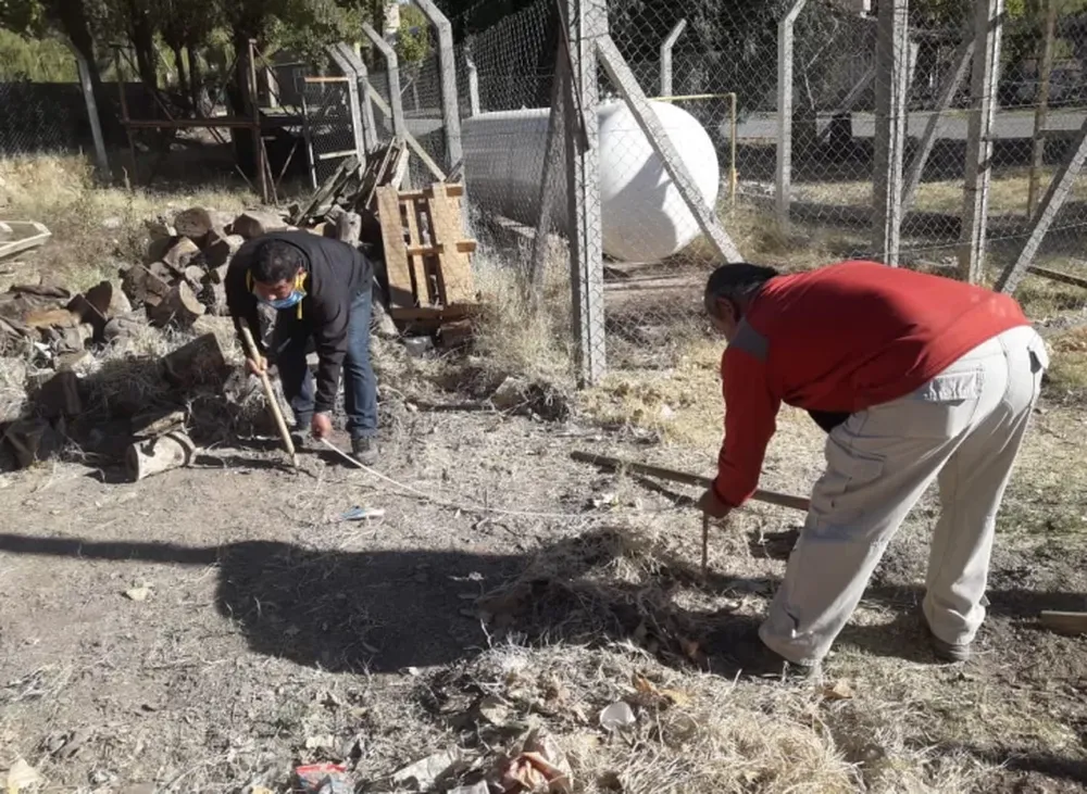 Construyen un muro de escalada para complementar la formación en minería