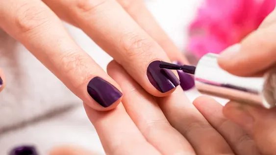 El esmaltado permanente ya es moda en manicura: cómo funciona