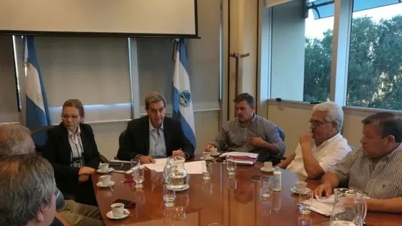 El aumento para los empleados estatales será del 22% en 2 partes