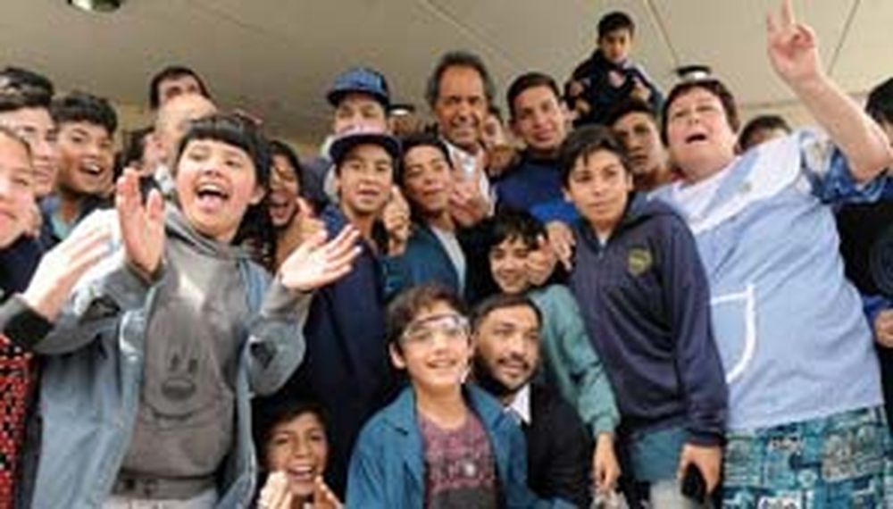 Scioli dijo que si Macri muestra su gabinete “se desenmascaran las ideas” del cambio