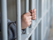 El nuevo régimen penal juvenil establece nuevas penas y medidas para adolescentes que cometan delitos.&nbsp;