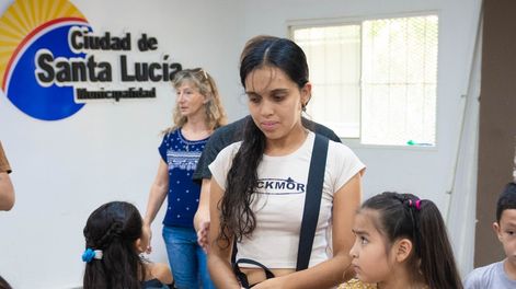 En Santa Lucia lanzaron las clases de apoyo escolar gratuito para alumnos primarios. Cabe recordar que ya se les hizo entrega de los kits escolar por participar en las Colonias de Verano.