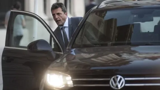 Massa firma pacto para detectar a evasores argentinos en EEUU