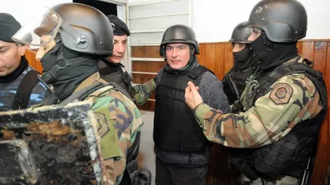 José López al ser trasladado como arrepentido en la causa de Los cuadernos de las coimas. (Archivo)