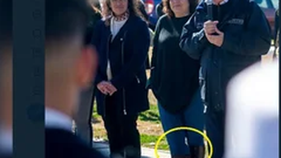 Carla Vizzotti encabezó un acto con una bota de diferente color y se volvió tendencia