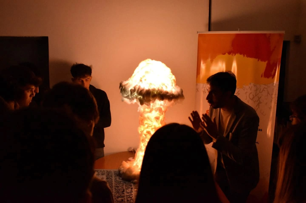En el ciclo Arte por la Paz, Federico Caballero, director de Bibliotecas Populares y profesor de Historia, abordará la propuesta pedagógica 81 años de Hiroshima y Nagasaki.