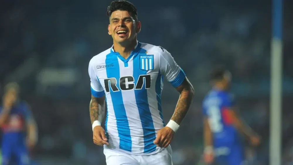 Gustavo Bou regresa a Racing