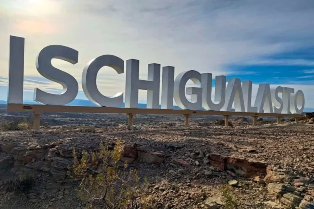 Ischigualasto inauguró su nuevo mirador y un cartel gigante para las selfies de turistas