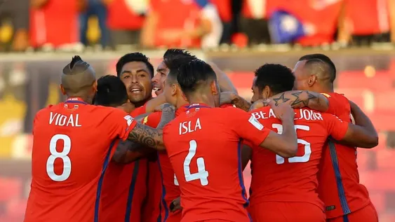 Chile ganó y retornó a los puestos de clasificación