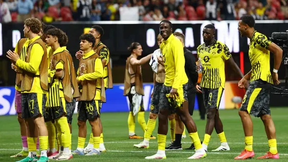 ADENTRO. Borussia eliminó a los mexicanos y van contra el Real Madrid.