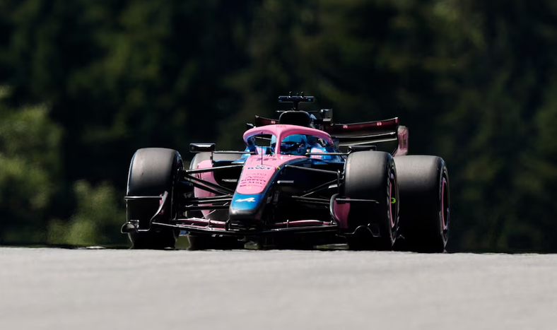 Alpine introdujo un importante cambio en la zona del alerón delantero para Austria.