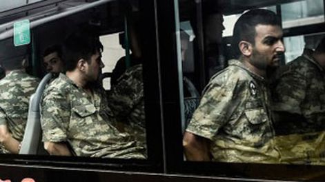 Unos 40 mil presos, libres para dejar lugar en las cárceles a presuntos golpistas