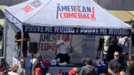 Un activista aliado de Trump murió tras ser baleado en un evento universitario en Utah