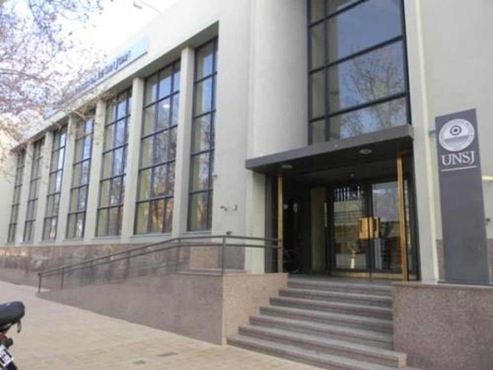 Científicos del CONICET y la UNSJ arremetieron contra Milei: “Buscan desmembrar el sistema de ciencia”