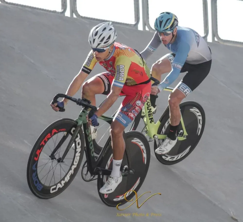 El ciclismo le ayudó a superar la obesidad y ahora es refuerzo de la Agrupación