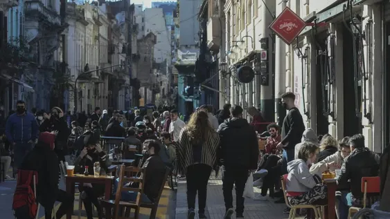 Nuevas peatonales: dudas de expertos y festejos de los comerciantes porteños