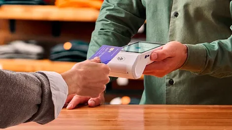 Paso a paso: cómo pagar con dólares a través de tarjetas de débito a partir de hoy