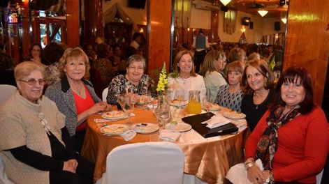 Té Día de la Madre del Rotary Club