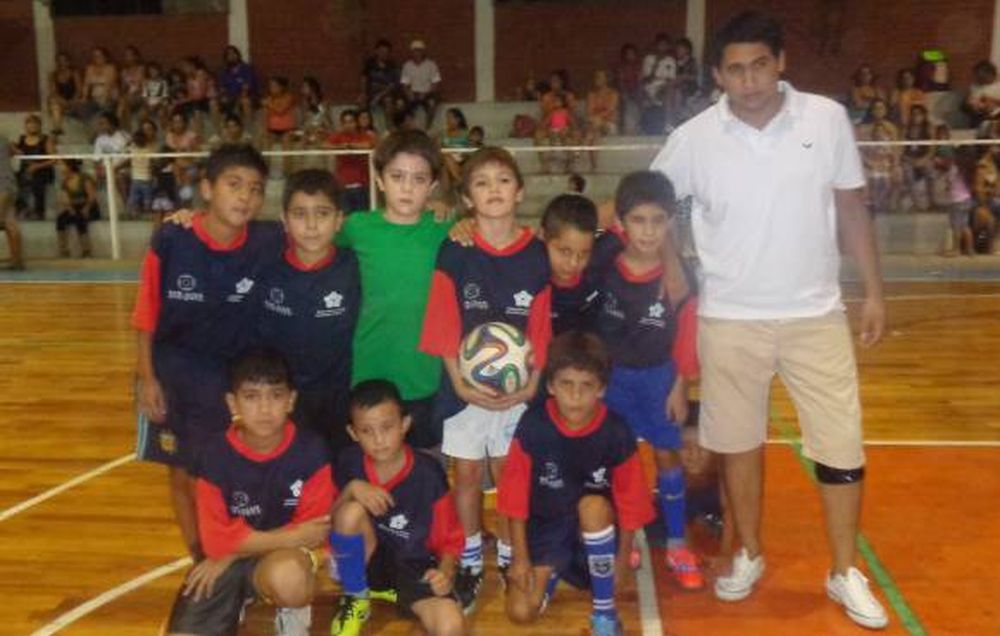 Un lugar para los chicos en la Esquina Colorada