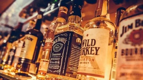 Subastan miles de botellas de bebidas alcohólicas a precios increíbles