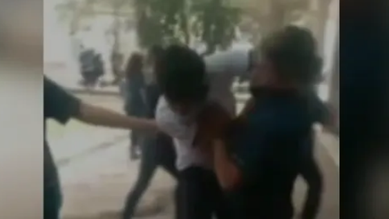 Los alumnos de la pelea en el recreo podrían ser suspendidos