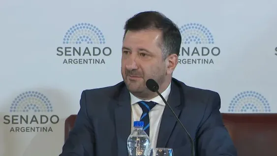 El Gobierno considera un revés la expulsión de Kueider del Senado y apunta al PRO como responsable