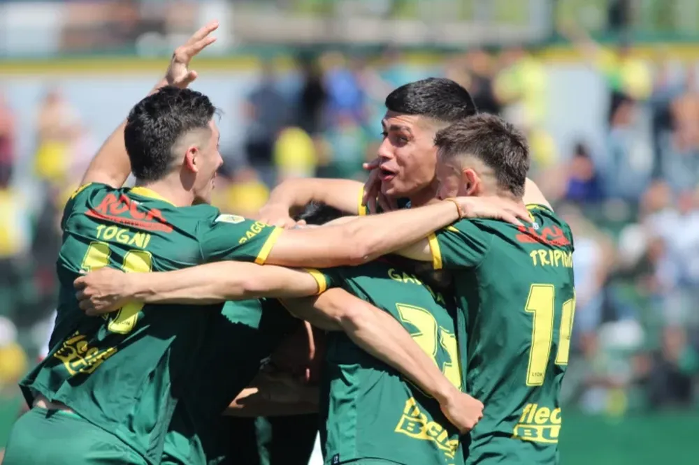 Defensa se afianza en zona Sudamericana en el debut de Vaccari