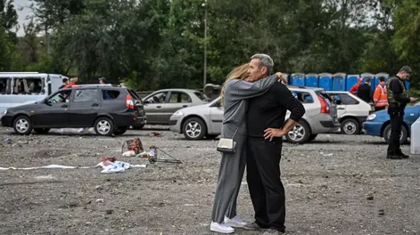 Otro ataque a una caravana de autos en el noroeste de Ucrania deja 24 civiles muerto