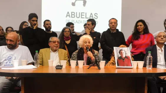 Abuelas: emoción por la aparición del nieto 133
