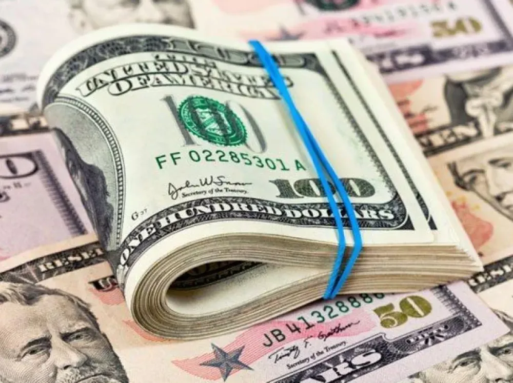 Con el blue a $145, bancos acomodan sus sistemas para vender divisas “solidarias” a $132