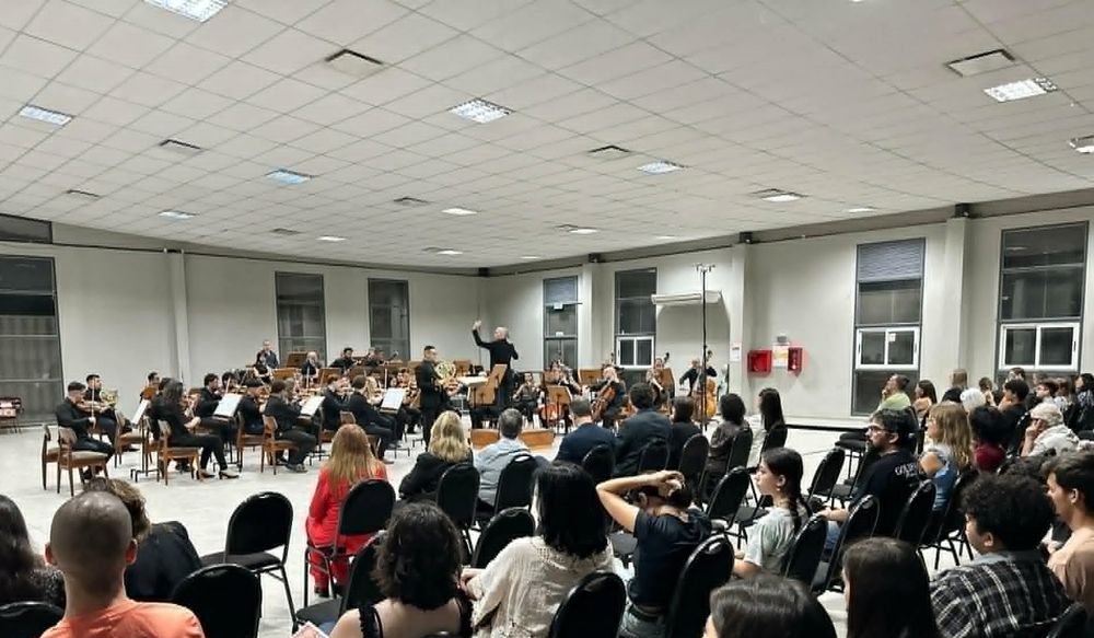 Con una obra para corno y orquesta de R. Strauss y la 5° Sinfonía de Beethoven, la Orquesta Sinfónica de la UNSJ cautivó al público