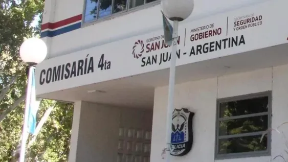 Quiso entrar a su habitación y se encontró con un incendio que le destruyó todo