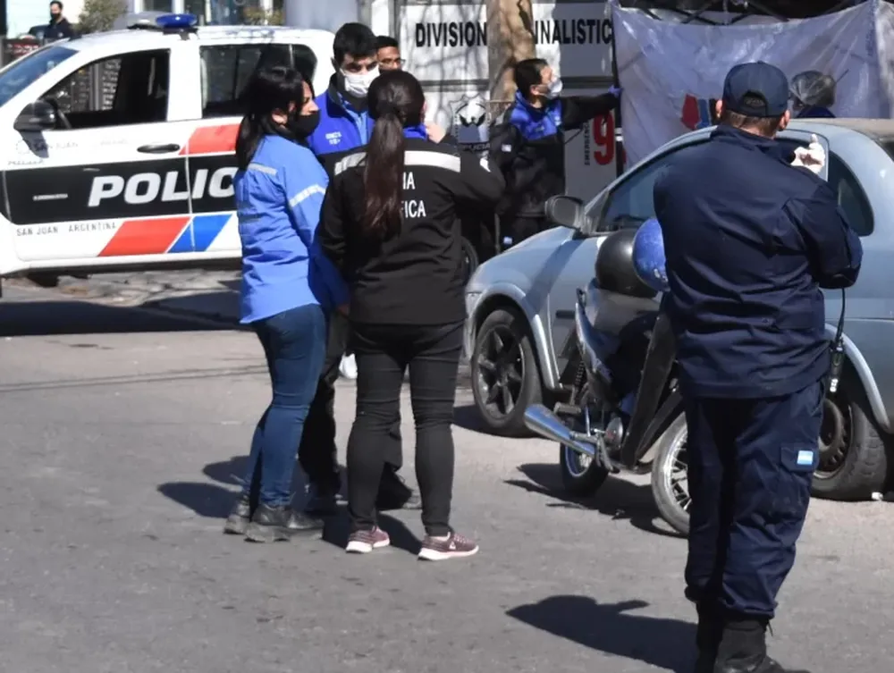 Aun no logran identificar al motociclista fallecido al chocar con el camión de residuos