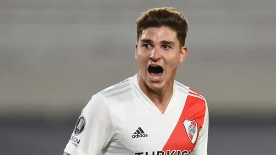 Barcelona viene por los goles de Alvarez