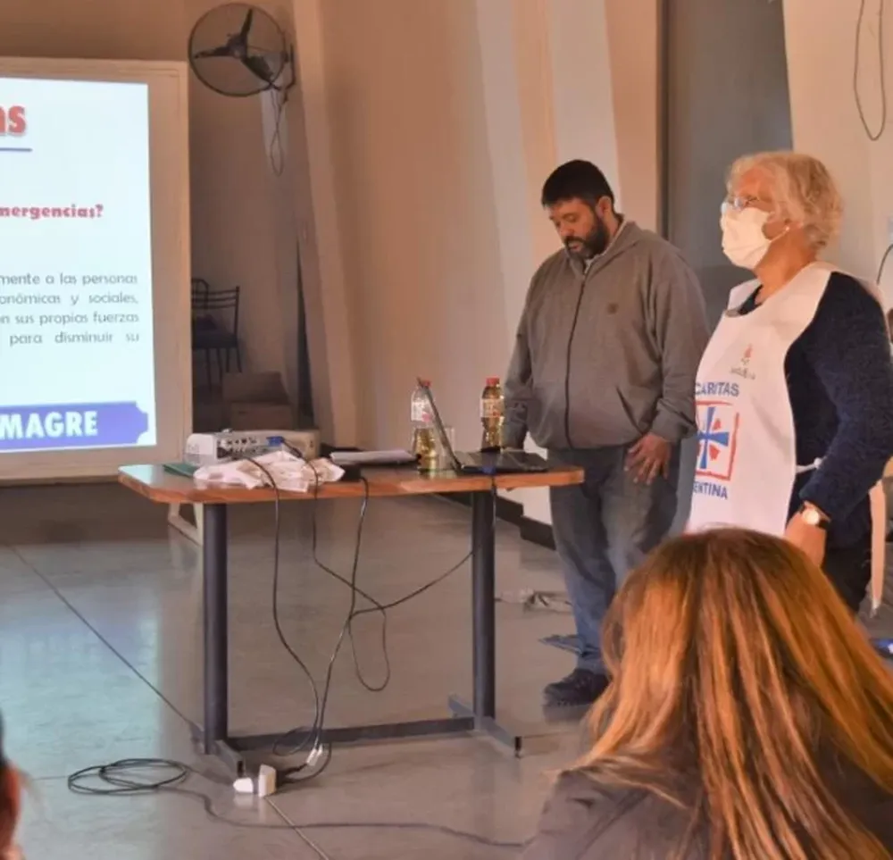 Voluntarios de Cáritas ahora asisten en catástrofes