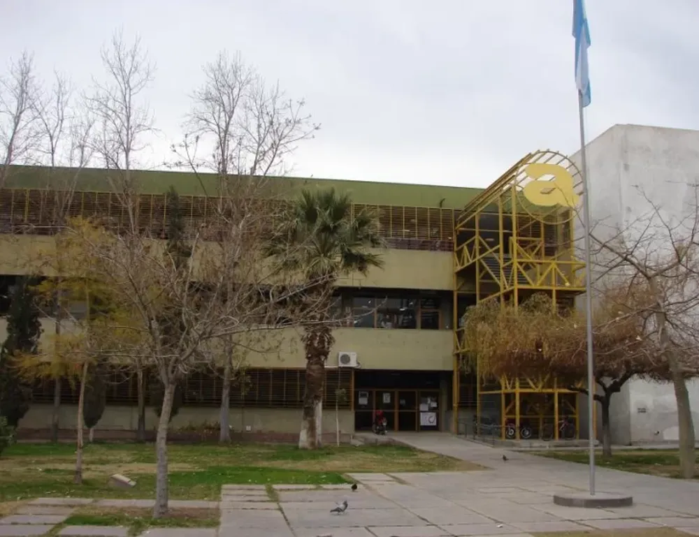 Trabajan en la creación de nuevas carreras en la Facultad de Arquitectura
