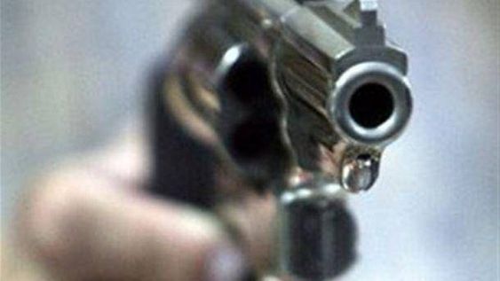 Le dieron un tiro en una pierna y fue a atenderse al hospital dos días después