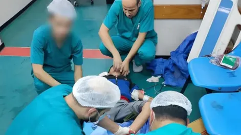 Los hospitales de Gaza están colapsados: operan sin anestesia y eligen a quién atender