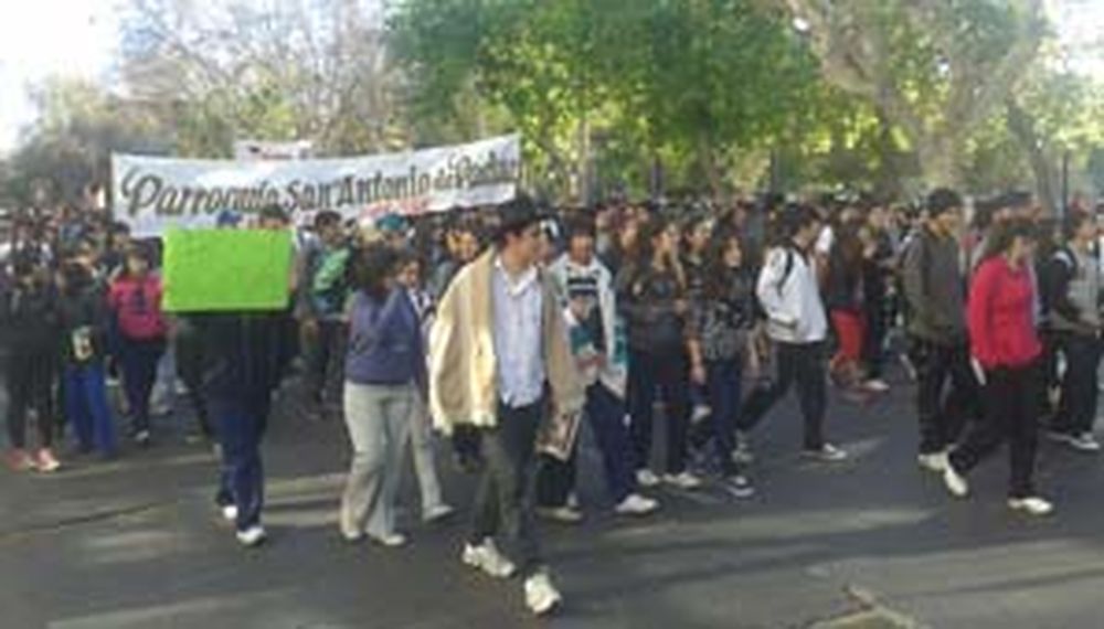 Miles de jóvenes peregrinaron hacia San Ceferino