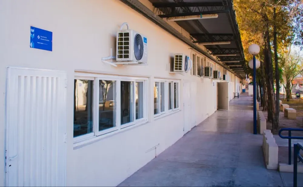 Instalación de equipos de aire en la FACSO