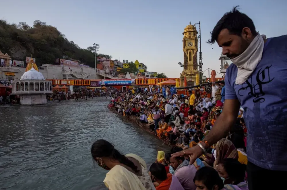 Apuntan a los aerosoles como la principal fuente de contagio